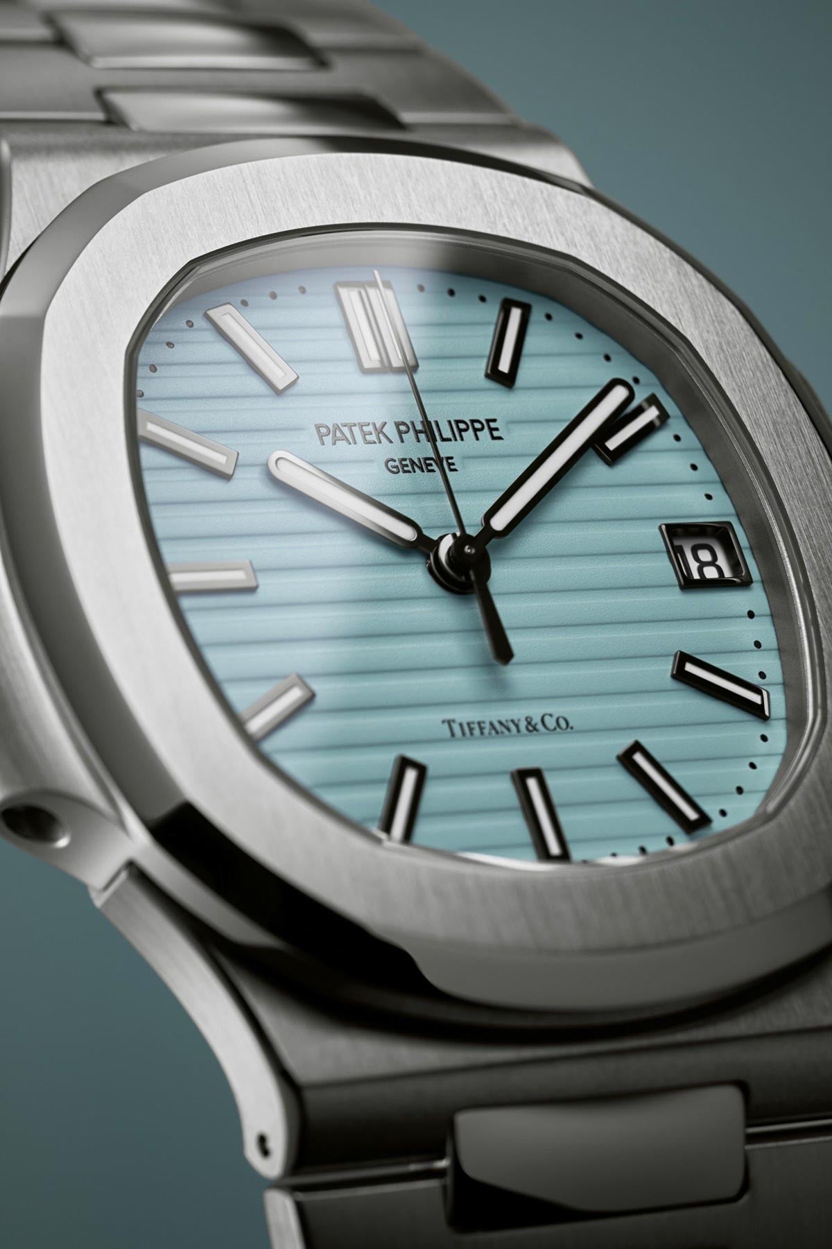 Patek Philippe | Nautilus - Free & Fast UAE Shipping