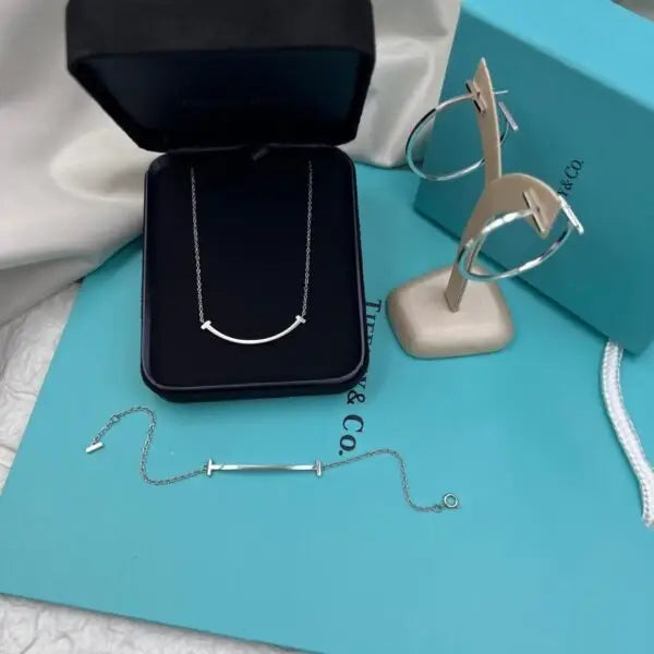 Tiffany & Co. Jewelry | Smile Pendant in Yellow Gold, Small